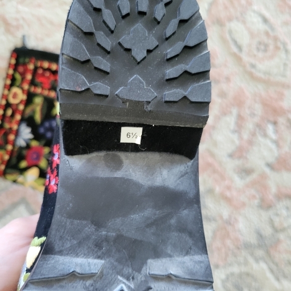 Warren Edwards Embroidered Floral Boots NWOT - Picture 10 of 11